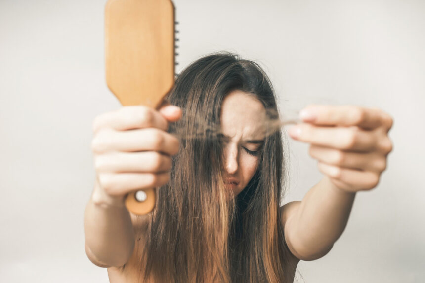 Jak stres wpływa na zdrowie naszych włosów?